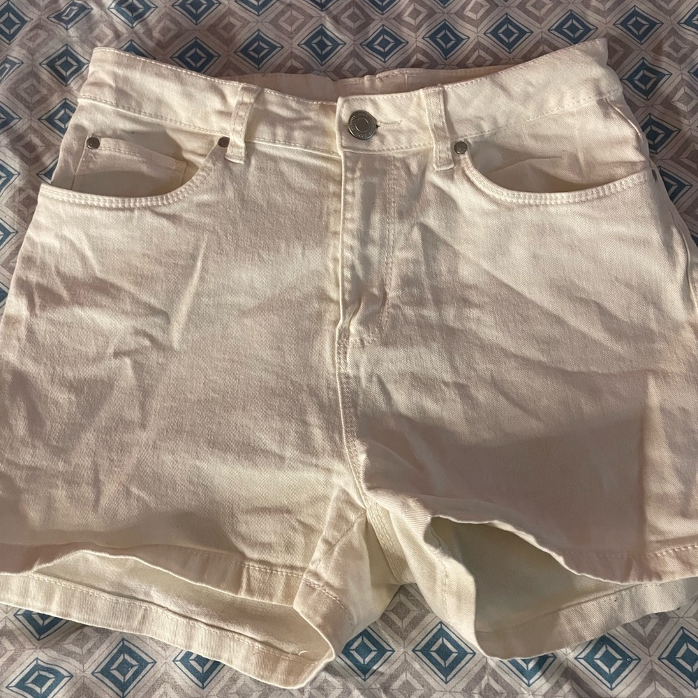 Women's Cream Shorts
